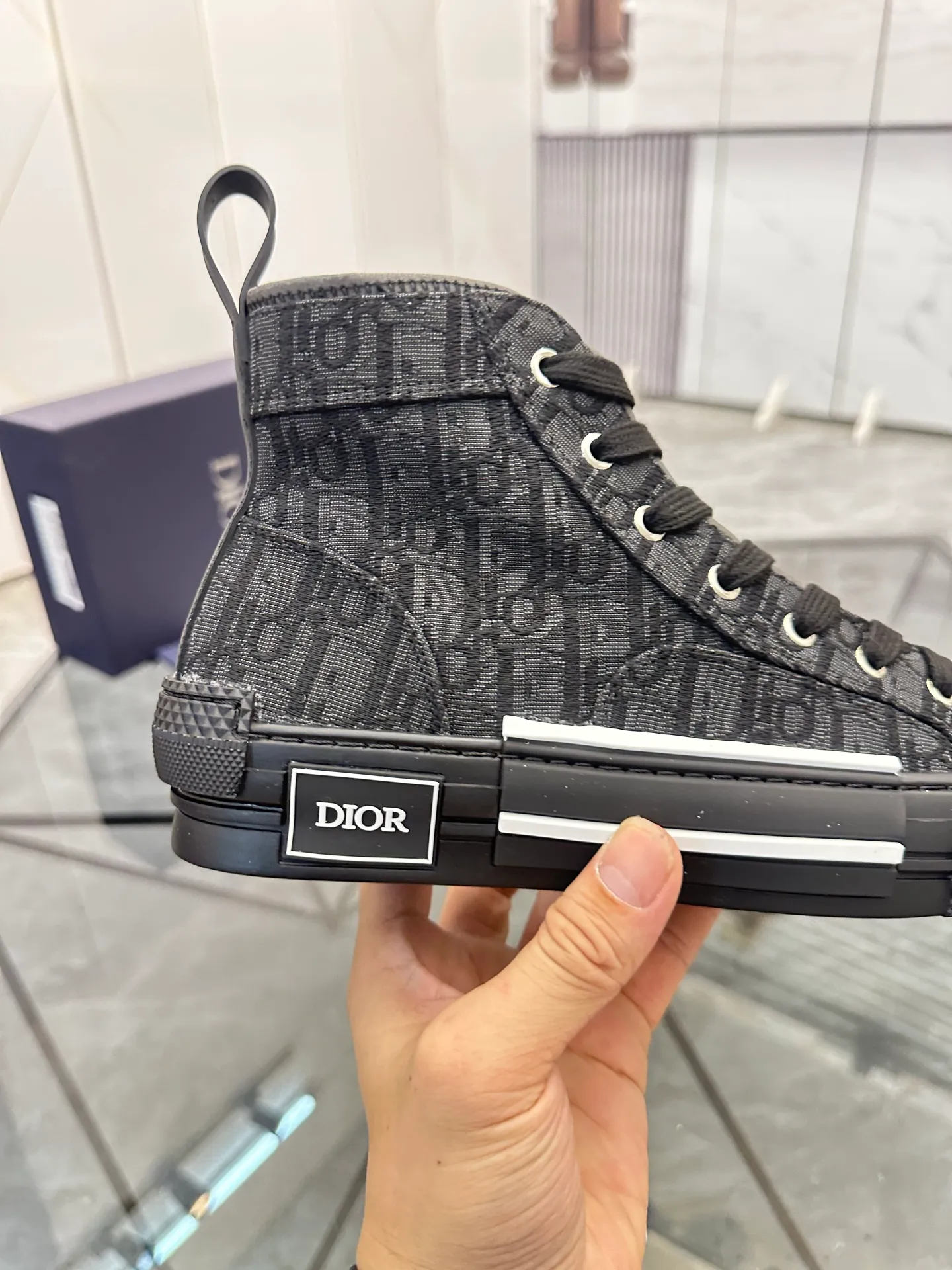 Selling men's shoes 💰: 💰P460¥ Product trademark: Dio* "Dior*" high-top casual shoes Regular size: 36-45 (can be customized to 46) Couple style B23 Product materials: Upper imported original fabric, breathable lining, original outsole. No.: 007